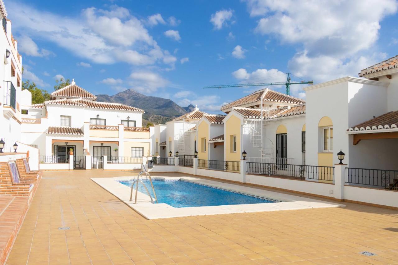 Apt Nerja Chimenea With Ocean View, A/C, & Fiber Appartement Buitenkant foto
